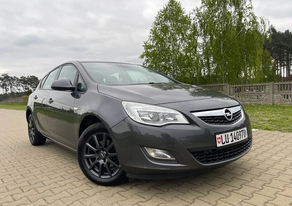 Opel Astra cena 30800 przebieg: 173000, rok produkcji 2012 z Radom małe 172